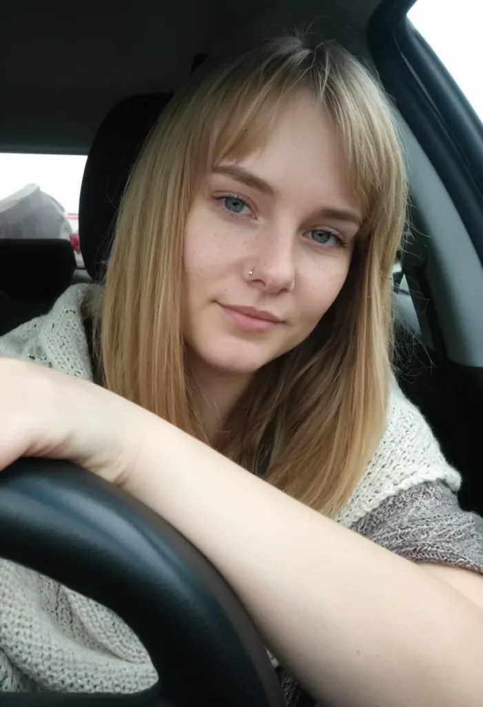 Улыбчивая Юля